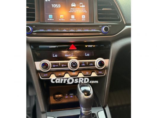 Hyundai Elantra Carros en venta