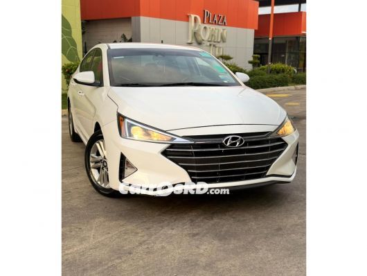 Hyundai Elantra Carros en venta