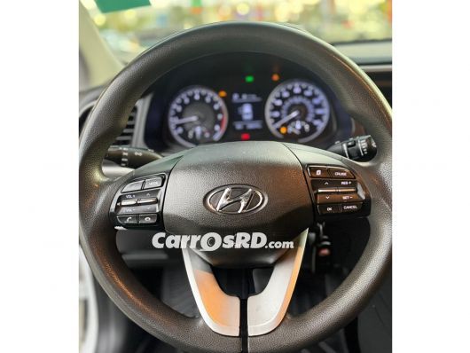 Hyundai Elantra Carros en venta