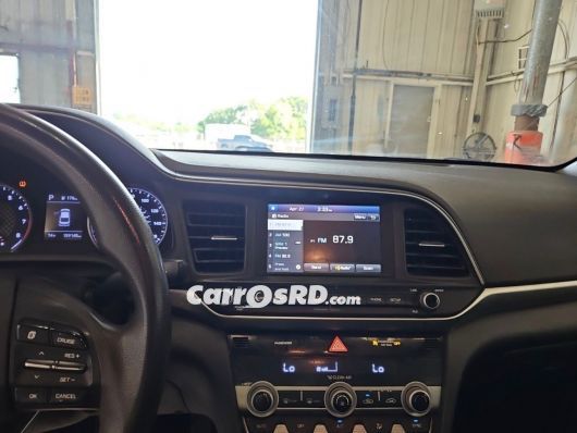 Hyundai Elantra Carros en venta