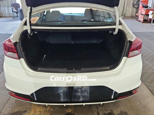 Hyundai Elantra Carros en venta