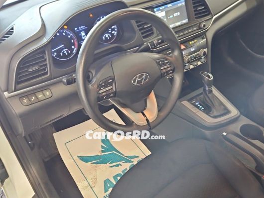 Hyundai Elantra Carros en venta