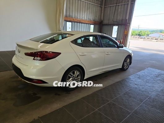 Hyundai Elantra Carros en venta