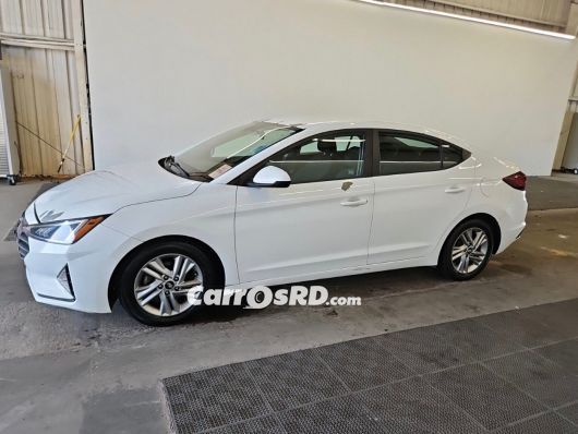 Hyundai Elantra Carros en venta