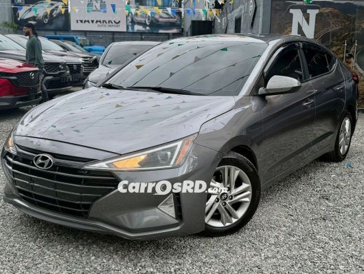 Hyundai Elantra Carros en venta
