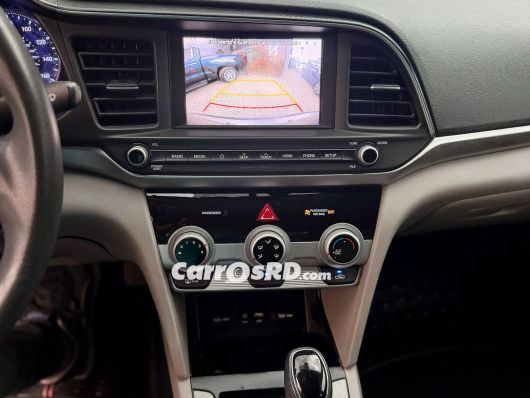 Hyundai Elantra Carros en venta