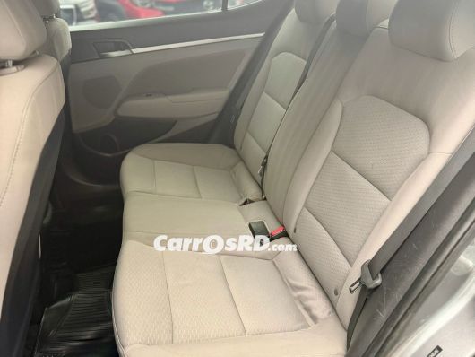 Hyundai Elantra Carros en venta