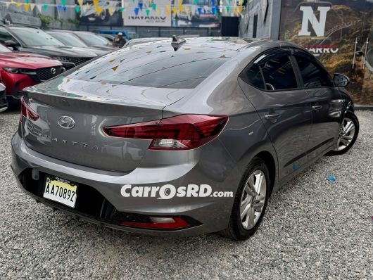 Hyundai Elantra Carros en venta