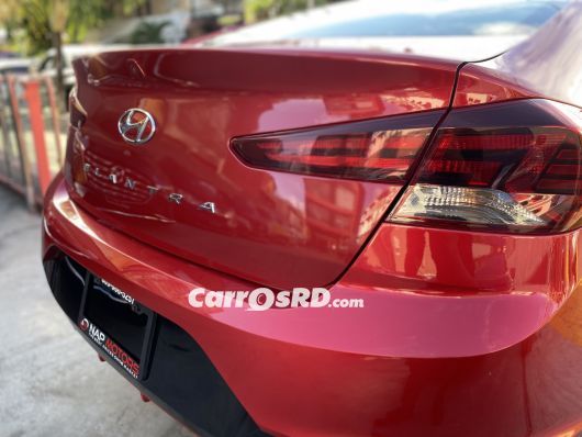 Hyundai Elantra Carros en venta