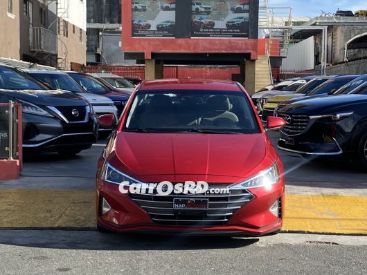 Hyundai Elantra Carros en venta