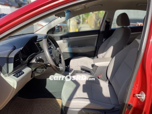 Hyundai Elantra Carros en venta