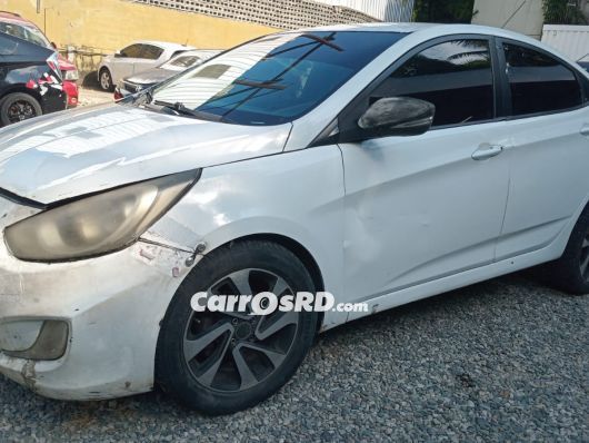 Hyundai Accent Carros en venta