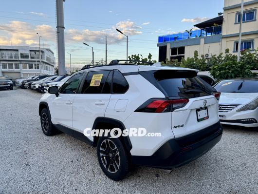 Toyota RAV4 Jeepeta en venta