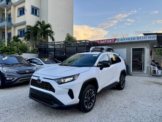 Toyota RAV4 LE en venta