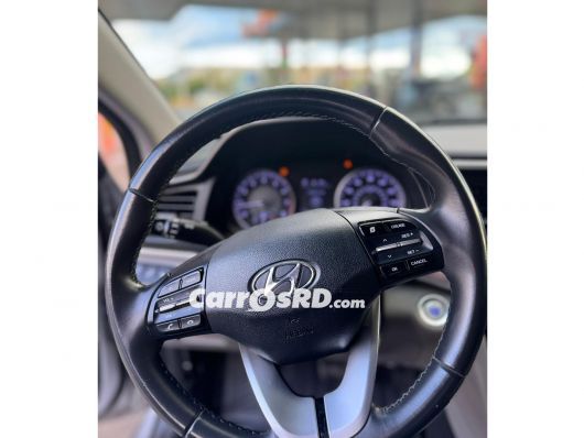 Hyundai Elantra Carros en venta