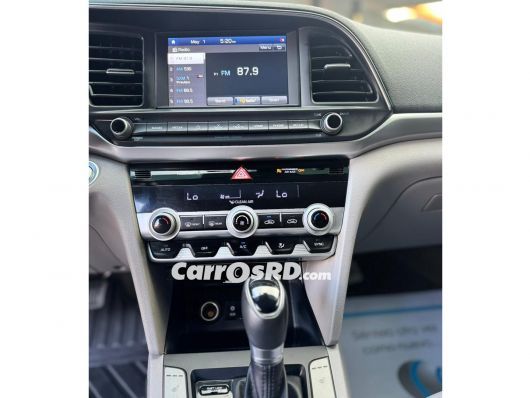 Hyundai Elantra Carros en venta