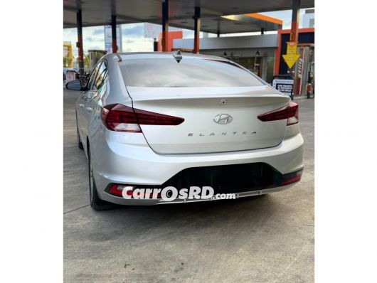 Hyundai Elantra Carros en venta