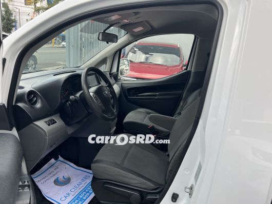 Nissan NV Minivan en venta