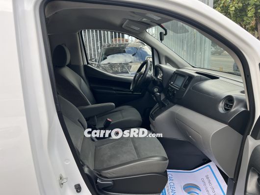 Nissan NV Minivan en venta
