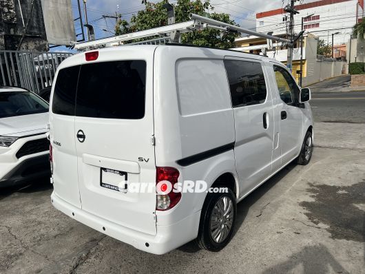 Nissan NV Minivan en venta