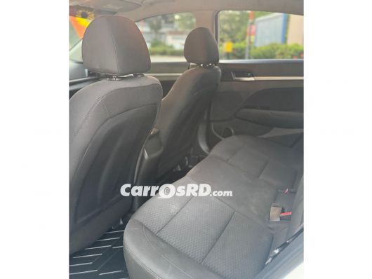 Hyundai Elantra Carros en venta