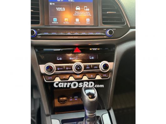 Hyundai Elantra Carros en venta