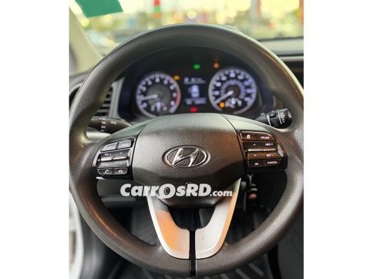 Hyundai Elantra Carros en venta