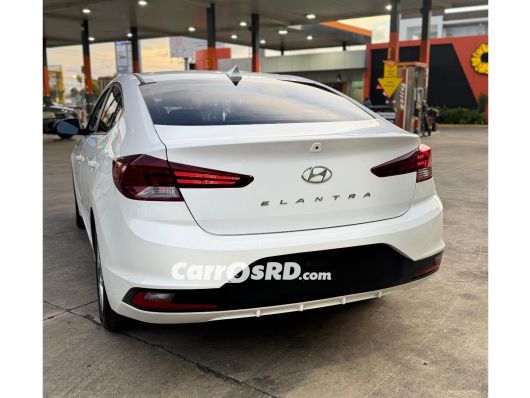 Hyundai Elantra Carros en venta