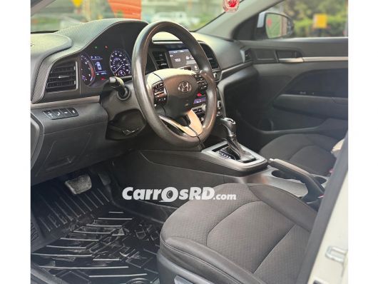 Hyundai Elantra Carros en venta
