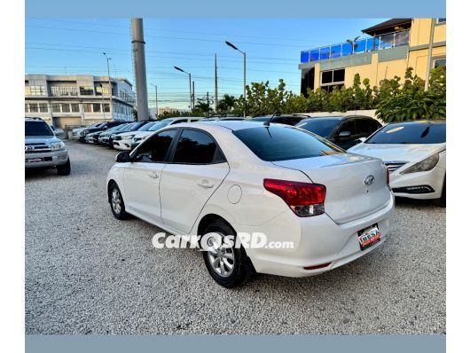 Hyundai Verna Carros en venta