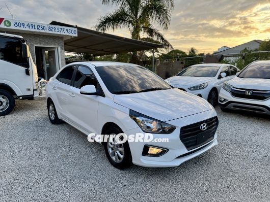 Hyundai Verna Carros en venta
