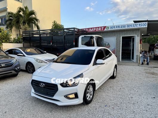 Hyundai Verna Carros en venta