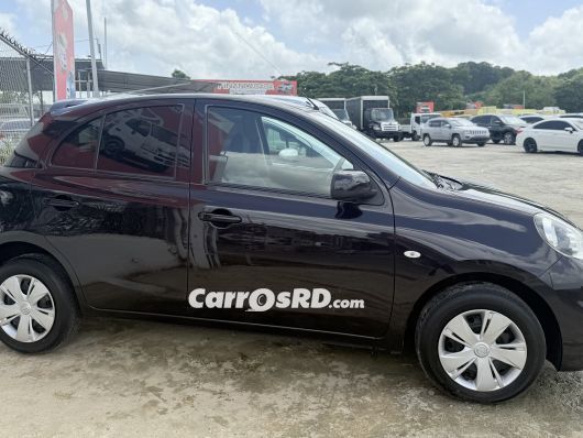 Nissan March Carros en venta