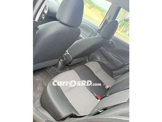 Nissan March Carros en venta