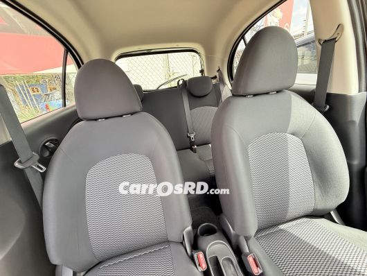 Nissan March Carros en venta