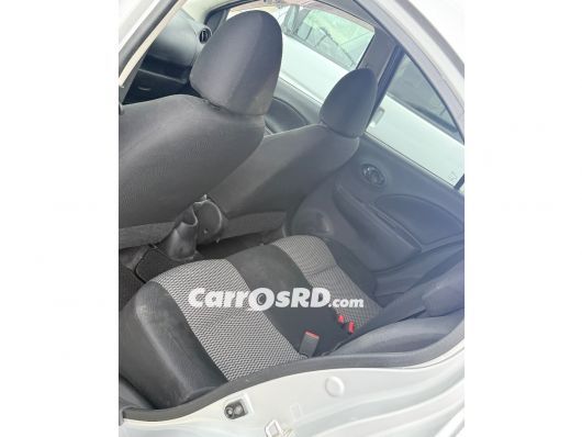 Nissan March Carros en venta