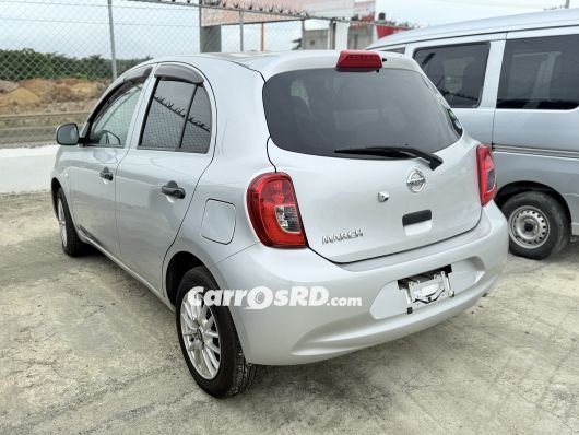 Nissan March Carros en venta