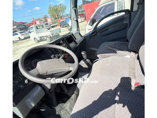 Isuzu ELF Camion en venta