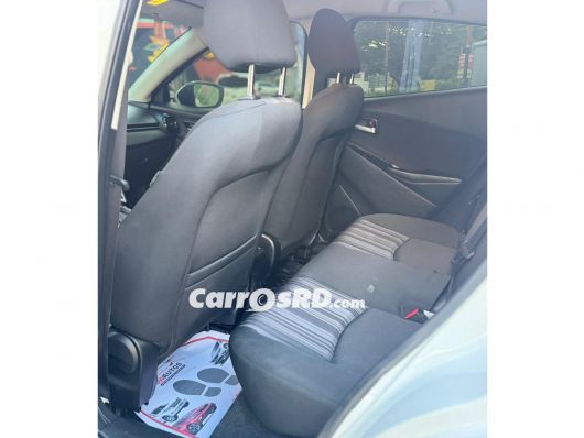 Mazda 2 Carros en venta