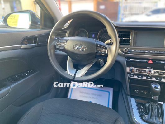 Hyundai Elantra Carros en venta