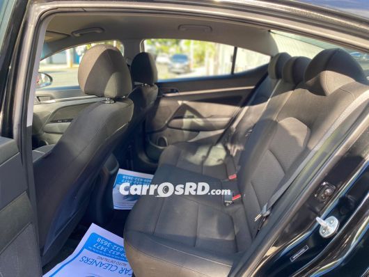 Hyundai Elantra Carros en venta