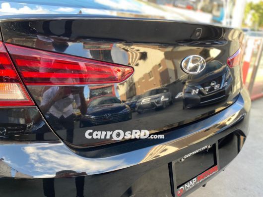 Hyundai Elantra Carros en venta