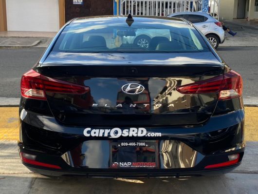 Hyundai Elantra Carros en venta