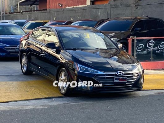 Hyundai Elantra Carros en venta
