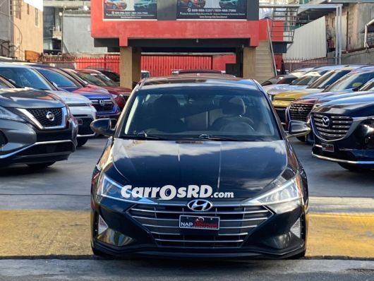 Hyundai Elantra Carros en venta