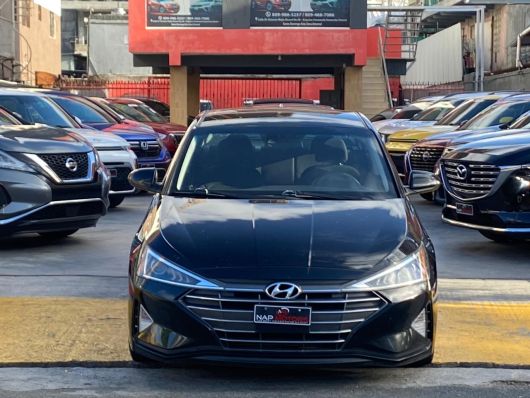 Hyundai Elantra SEL en venta