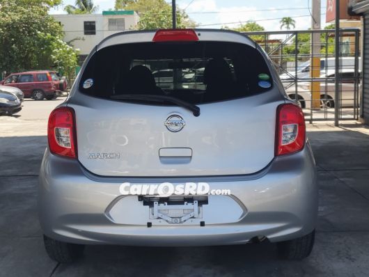 Nissan March Carros en venta