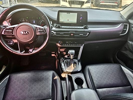 Kia Seltos EX