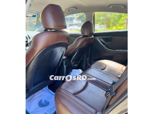 Hyundai Avante Carros en venta
