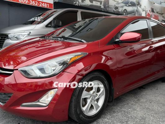 Hyundai Elantra Carros en venta
